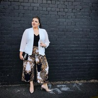 Kini, wanita asal Australia itu sudah menyerah dengan obsesinya untuk menjadi langsing. Ia pasrah menggemuk hingga ukuran bajunya mencapai 4L (XXXXL), namun dia mengaku lebih bahagia saat ini.  Foto: Instagram