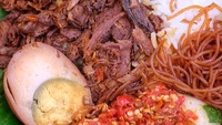 Siapa tak tergoda sego jangkrik atau nasi jangkrik versi Jawa Timur ini. Jangan ngiler ya. Foto : Instagram @surabayafoodies