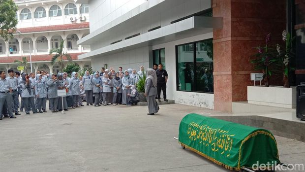 Tak Ada Pelayanan Karena Pegawai Demo, Pasien RSUD Al-Ihsan Terlantar