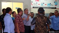 Dia tak banyak bicara saat ditanya tentang peluangnya kembali menjadi Dirut PLN. Sofyan mengaku ingin istirahat dulu.