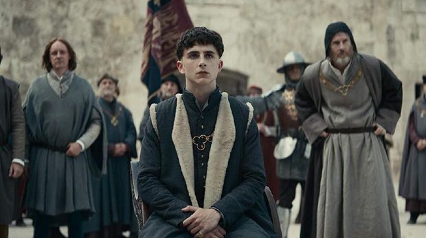 Dilema Timothee Chalamet Jadi Raja Inggris di 'The King'