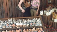 Jejamuran - all things mushroom 🍄🍄 | exploring Jogja specialty food with this girl 👭, tulis Risa di keterangan foto. Bersama sahabatnya, ia mencicip ragam olahan jamur enak di Jogja. Foto: Instagram santosorisa