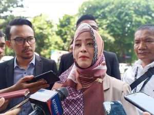 Fahira Idris Sujud Syukur akan Diperiksa soal Meme Joker Anies