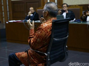 Detik-detik Hakim Vonis Bebas Sofyan Basir