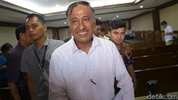 Markus membantah menerima sejumlah uang terkait proyek e-KTP. Markus mengaku belum melihat wujud uang sepeti didakwakan jaksa KPK.