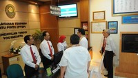 Menteri Pendayagunaan Aparatur Negara dan Reformasi Birokrasi (KemenPAN-RB) Tjahjo Kumolo memeriksa zona integritas di Pengadilan Tinggi (PT) Yogyakarta. Tjahjo menyatakan apa yang dilakukan PT Yogyakarta sudah tampak hasilnya