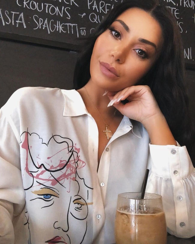 Bicara soal kaki, faktanya Martha pernah tidak bisa jalan ketika usianya 16 tahun. Martha dan sepupunya kecelakaan mobil dengan menabrak pohon. Kecelakaan tersebut membuatnya tidak bisa berjalan untuk beberapa waktu dan memerlukan sejumlah operasi. Sementara sepupunya tewas dalam kecelakaan tersebut.  Foto: dok. Instagram