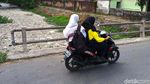 Jorok! Sungai Ledeng di Mojokerto Penuh Sampah dan Limbah Usus Ayam