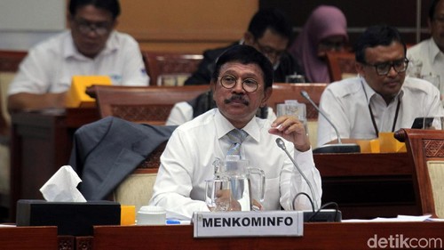 Menkominfo Johny G Plate dan Komsi I DPR menggelar raker perdana di Gedung Nusantara II, Jakarta, Selasa (5/11/2019). Raker membaha program kerja Kemenkominfo 5 tahun ke depan.