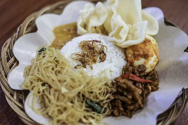 5 Nasi Gurih Berlauk Komplet Buat Sarapan
