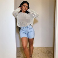 Wanita 31 tahun ini pun dikenal karena kemiripannya dengan Kim Kardashian. Namun fitur wajahnya tidak semuanya asli karena sudah diperbarui lewat operasi plastik.  Foto: dok. Instagram