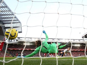 Alisson Frustrasi Liverpool Kebobolan Melulu