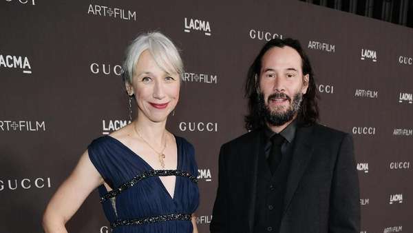 Hadir Lagi di Oscar, Keanu Reeves Ajak Ibu Hadir Lagi di Oscar, Keanu Reeves Ajak Ibu