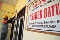 Setelah 74 Tahun, Akhirnya Warga Long Midang Bisa Nikmati Listrik