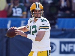 Posisi tujuh menjadi milik Aaron Rodgers. Quarterback Green Bay Packers di kompetisi NFL ini mengantongi 80,2 juta euro (Rp 1,245 triliun). (Sean M. Haffey/Getty Images)