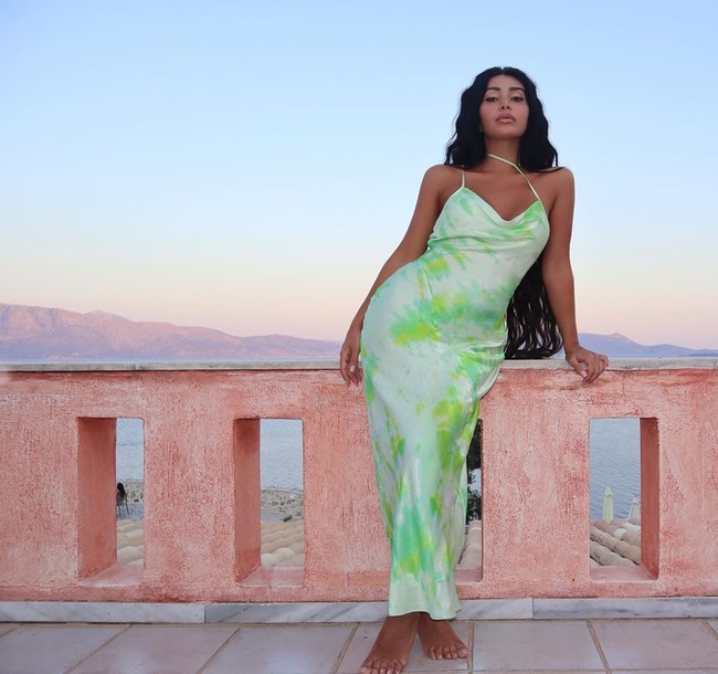 Aku sekarang malu foto dengan terlihat kaki karena setiap aku foto dengan menunjukkan kaki dan orang langsung membicarakannya, ucap selebgram dengan followers hampir 300 ribu itu, seperti dikutip News Au.  Foto: dok. Instagram @marthaa__k