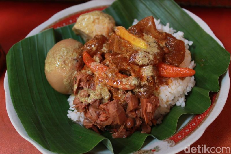 gudeg bu tinah