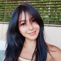 Ada spekulasi bahwa Chan yang memainkan karakter dalam sitkom populer Come Home Love - Lo And Behold di TVB akan diberhentikan. Tangis Chan pecah ketika mengakui bahwa insiden ini telah mempengaruhi citra perusahaan, keluarga, dan para kru. Foto: Instagram