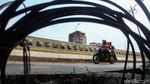 Kabel Semrawut di Sisi Jalan Salemba Makin Menjadi-jadi