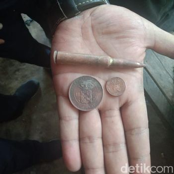 Peluru aktif dan koin kuno/