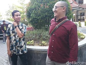 Manuvernya di Pilkada Disentil Djarot, Kader PDIP Solo: Belum Tentu Daftar