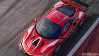Dalam siaran pers Ferrari disebutkan pabrikan mobil berlambang Kuda Jingkrak ini telah meningkatkan performa mobil secara keseluruhan serta konsistensi pada beragam kondisi ajang balap, dan juga meningkatkan kenyamanan mengemudi demi respons dan kenikmatan berkendara yang lebih baik.