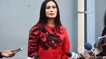 Elus dan Cium Jadi Rahasia Awetnya Rumah Tangga Iis Dahlia