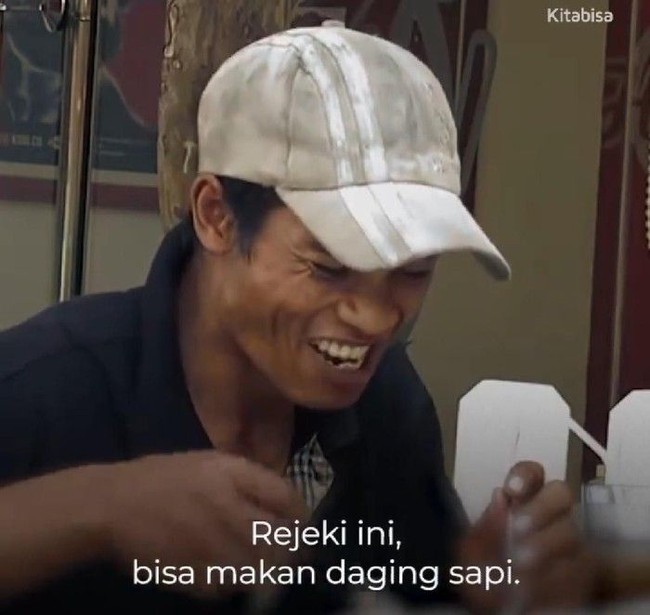 Ekspresi Kocak dan Haru Ketika Pertama Kali Cicip Makanan