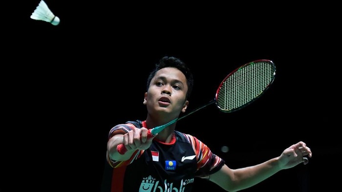 CHOFU, JAPAN - JULY 25: Anthony Sinisuka Ginting of Indonesia competes in the menâ€™s singles match against Sitthikom Thammasin of Thailand on day two of the Daihatsu Yonex Japan Open Badminton Championships, Tokyo 2020 Olympic Games test event at Musashino Forest Sport Plaza on July 24, 2019 in Chofu, Tokyo, Japan. (Photo by Matt Roberts/Getty Images)