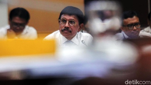 Menkominfo Johny G Plate dan Komsi I DPR menggelar raker perdana di Gedung Nusantara II, Jakarta, Selasa (5/11/2019). Raker membaha program kerja Kemenkominfo 5 tahun ke depan.