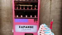 Foto: Instagram @zapangi_official2. Zapangi sangat unik karena konsep tersembunyi di belakang mesin minuman, kafe ini menjual berbagai macam dessert yang lucu dan penuh warna.