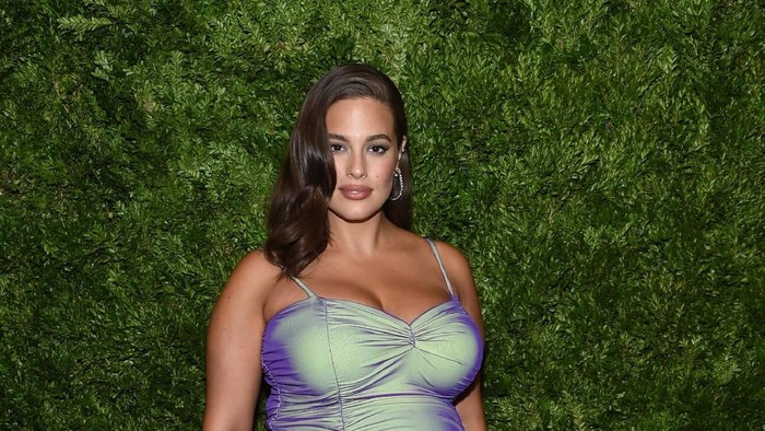 NEW YORK, NEW YORK - NOVEMBER 04: Ashley Graham attends the CFDA / Vogue Fashion Fund 2019 Awards at Cipriani South Street on November 04, 2019 in New York City. (Photo by Jamie McCarthy/Getty Images)