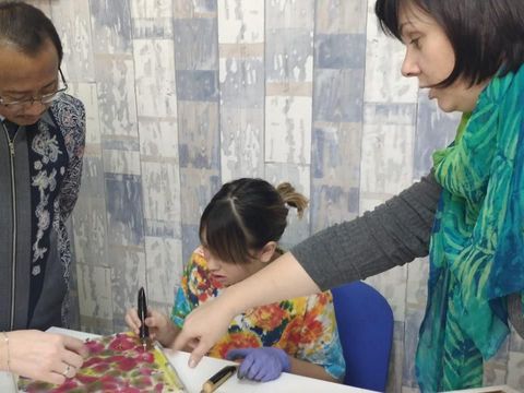 Cerita Wanita Rusia yang Mendirikan Sekolah Batik di Moskow
