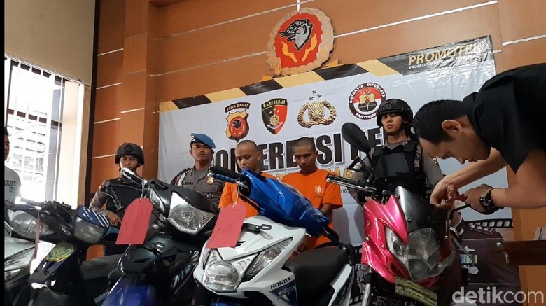 Maling Motor dan Penjual Kunci T Disergap Polisi Tasikmalaya Maling Motor dan Penjual Kunci T Disergap Polisi Tasikmalaya