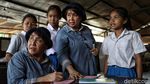 Melihat Sekolah Darurat Ibu Kembar di Utara Jakarta