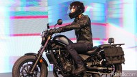 Rebel 500 yang diperkenalkan Honda terlihat mewah dan elegan.