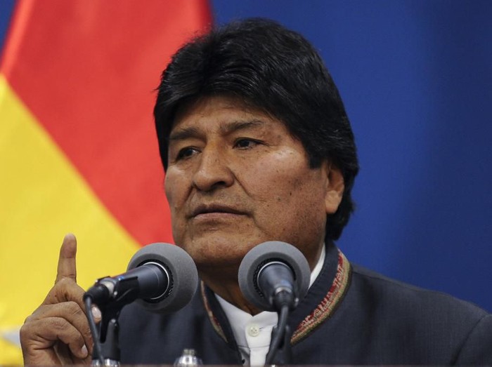 Bolivias President Evo Morales delivers a press conference in La Paz on October 31, 2019. - A technical mission from the Organization of American States (OAS) began on Thursday its audit of the disputed Bolivian presidential election that delivered Evo Morales a fourth term but sparked deadly riots. (Photo by JORGE BERNAL / AFP)