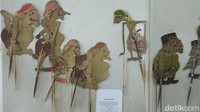 Selain wayang baik dari Nusantara maupun luar negeri, juga terdapat koleksi kaset wayang. Selain itu, terdapat pula kaset film-film wayang. (Eko Susanto/detikcom)