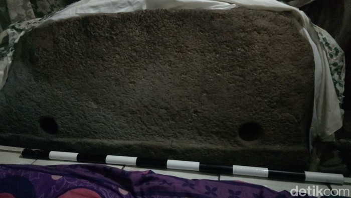 Tim Ahli Duga Batu Telapak Kaki Anjing Berkaitan Dengan Ambang