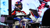Motor ini didukung oleh mesin dua silinder segaris 1.100cc yang lebih kuat, lebih ringan - meningkatkan daya dan torsi sambil memenuhi persyaratan Euro5. Foto: M Luthfi Andika
