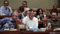 Rapat kerja yang digelar di Kompleks Parlemen, Senayan, Jakarta, itu juga dihadiri oleh Direktur Utama BPJS Kesehatan Fachmi Idris.