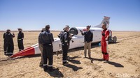 Pada tes selanjutnya Bloodhound LSR kemudian mencatat kecepatan 461 mil per jam atau setara 741 km per jam. Torehan tersebut merupakan hasil tercepat yang pernah dicapai mobil jet saat tim tersebut semakin mendekati memecahkan rekor kecepatan darat saat ini. Pengujian diberhentikan setelah angin mulai bertiup semakin kencang dan ada beberapa kerusakan di bagian body mobil jet itu. (Bloodhound)