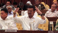 Mentan Syahrul Yasin Limpo memaparkan pandangannya saat hadir di rapat kerja bersama Komisi IV DPR.