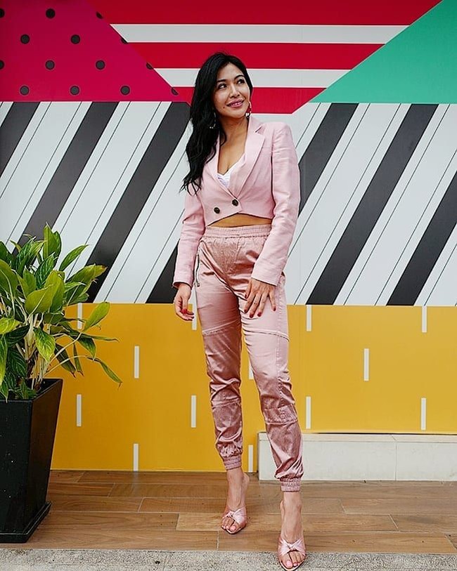 Vicky Chan terlibat dalam kecelakaan lalu lintas, dan berita buruk tentangnya membahayakan kariernya. Aktris asal Hong Kong ini mengendarai BMW dan menabrak taksi di Happy Valley, Hong Kong. Foto: Instagram