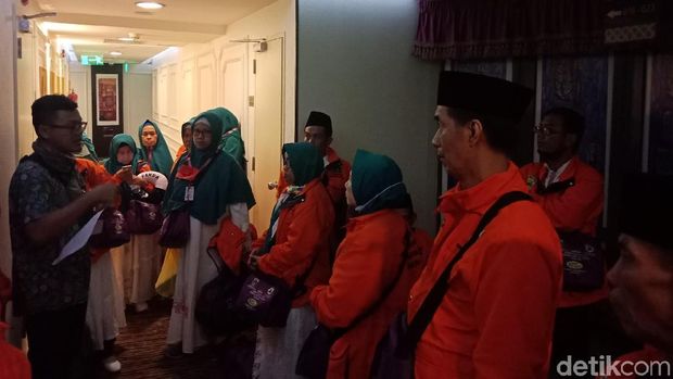 Marbut dan majelis taklim DKI tiba di Madinah.