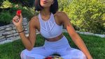 Pemotretan di Bali, Cantiknya Olivia Culpo Saat Makan Pizza dan Es Krim