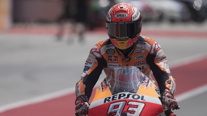 KUALA LUMPUR, MALAYSIA - NOVEMBER 01: Marc Marquez of Spain and Repsol Honda Team returns in box during the MotoGP of Malaysia - Free Practice at Sepang Circuit on November 01, 2019 in Kuala Lumpur, Malaysia. (Photo by Mirco Lazzari gp/Getty Images)