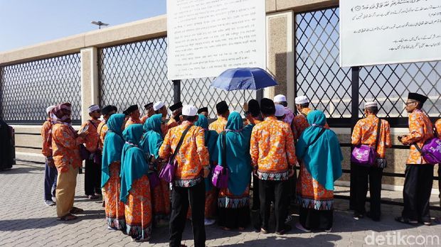 Usai dari Masjid Quba, Marbut-Majelis DKI Wisata Sejarah ke Gunung Uhud