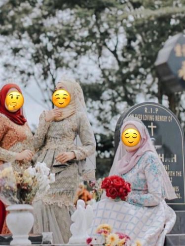 Viral Model Hijab Foto Pakai Gaun Pengantin di Kuburan, Dihujat Netizen