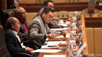 Rapat dibuka oleh Ketua Komisi II Ahmad Doli Kurnia Tanjung.